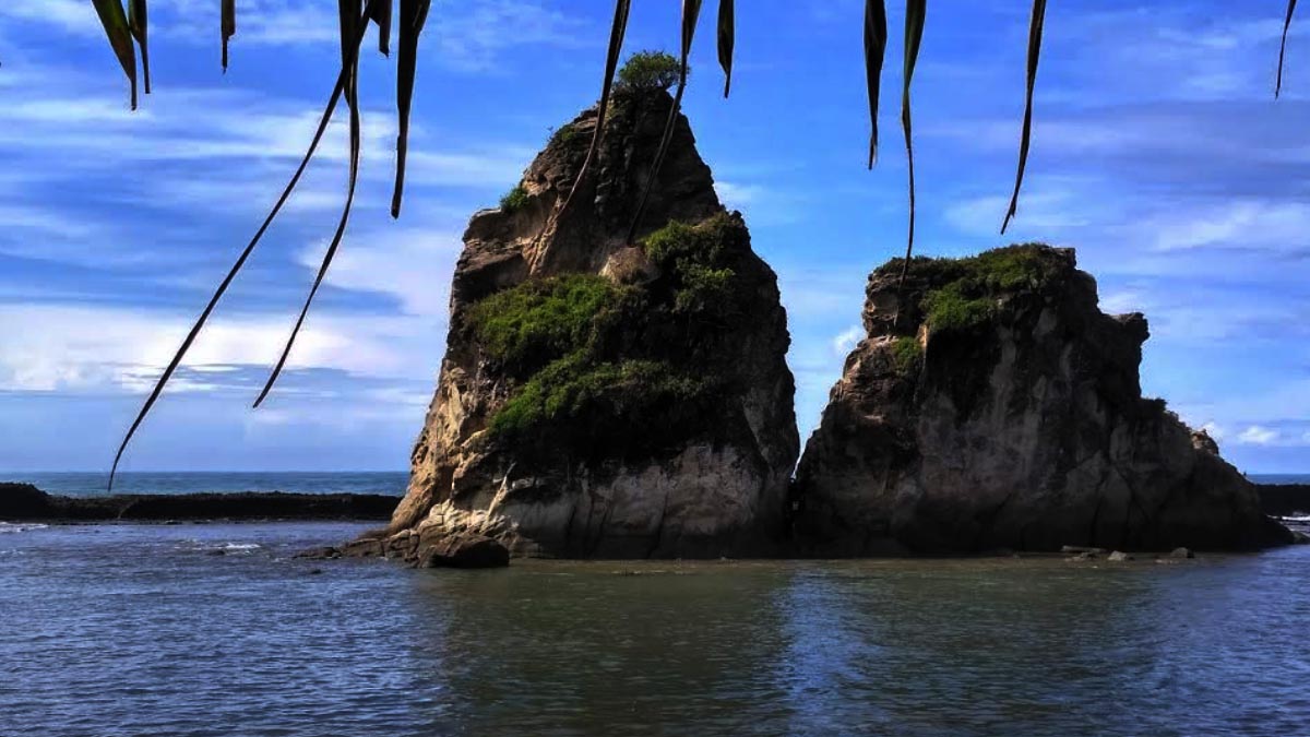 pantai sawarna banten lightspirit